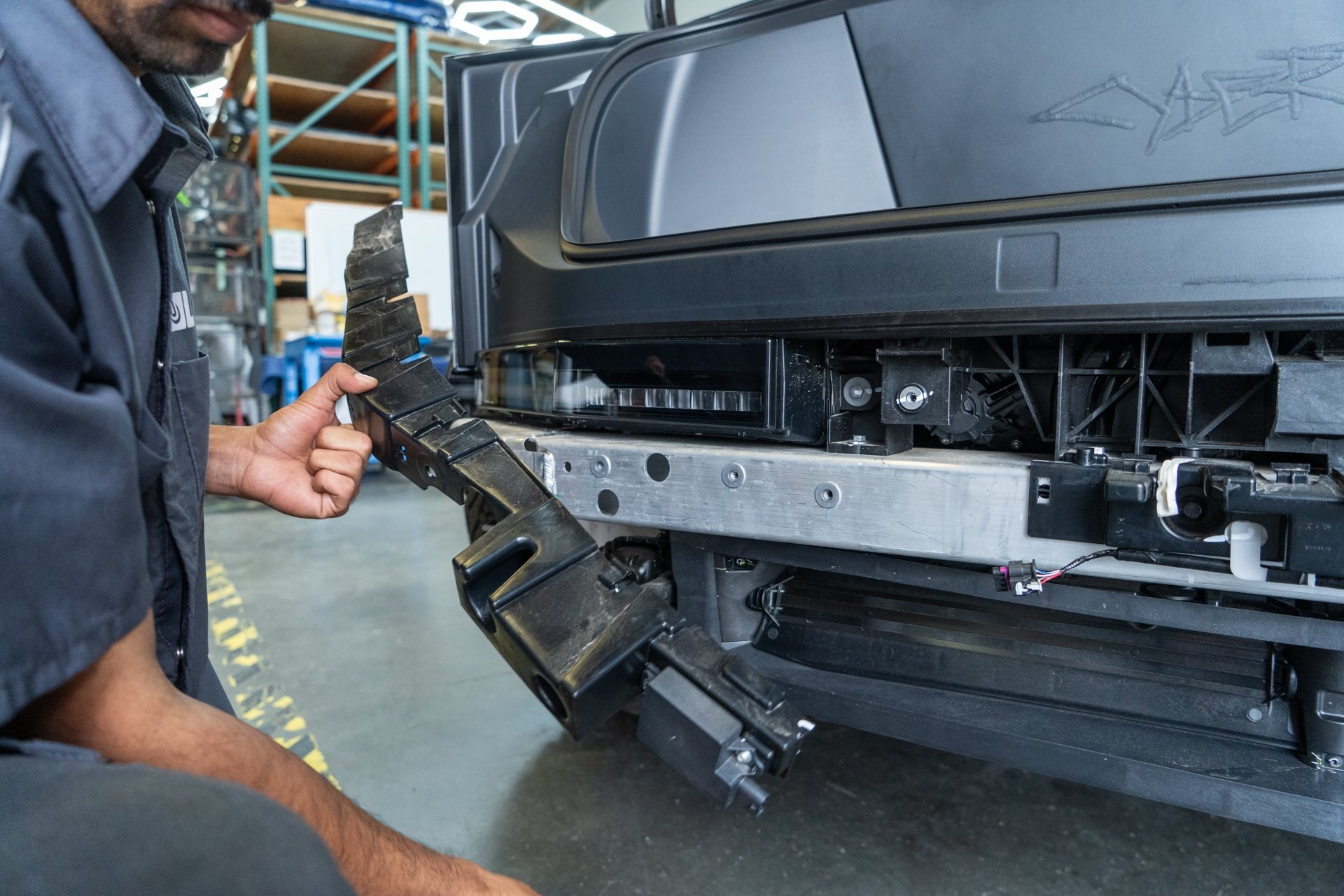 TESLA CYBERTRUCK HD FRONT BUMPER WITH FRONT BULL BAR UP INVINCIBLE 00046_1920