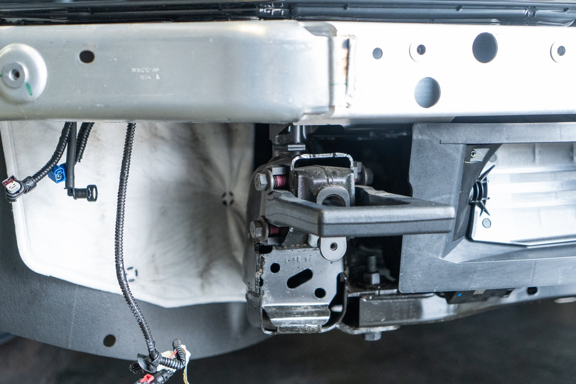 TESLA CYBERTRUCK HD FRONT BUMPER WITH FRONT BULL BAR UP INVINCIBLE 00057_1920