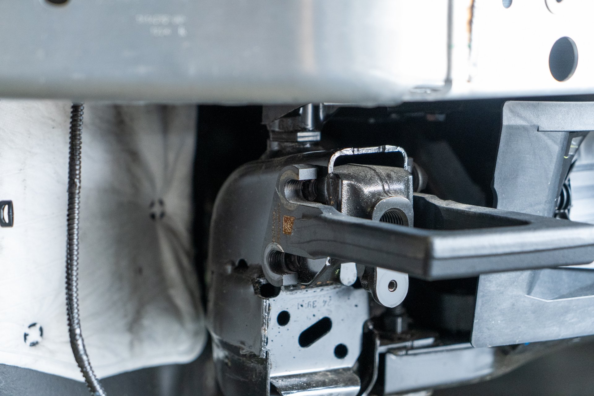 TESLA CYBERTRUCK HD FRONT BUMPER WITH FRONT BULL BAR UP INVINCIBLE 00059_1920