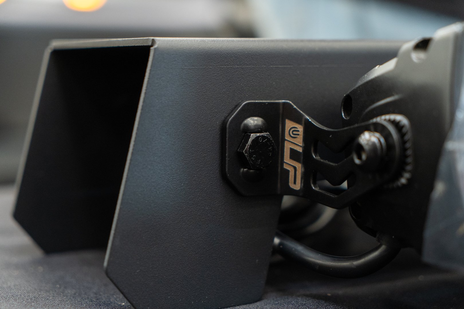 Tesla Cybertruck UP INVINCIBLE DOUBLE ROW LIGHT BAR 48V - Installation-23