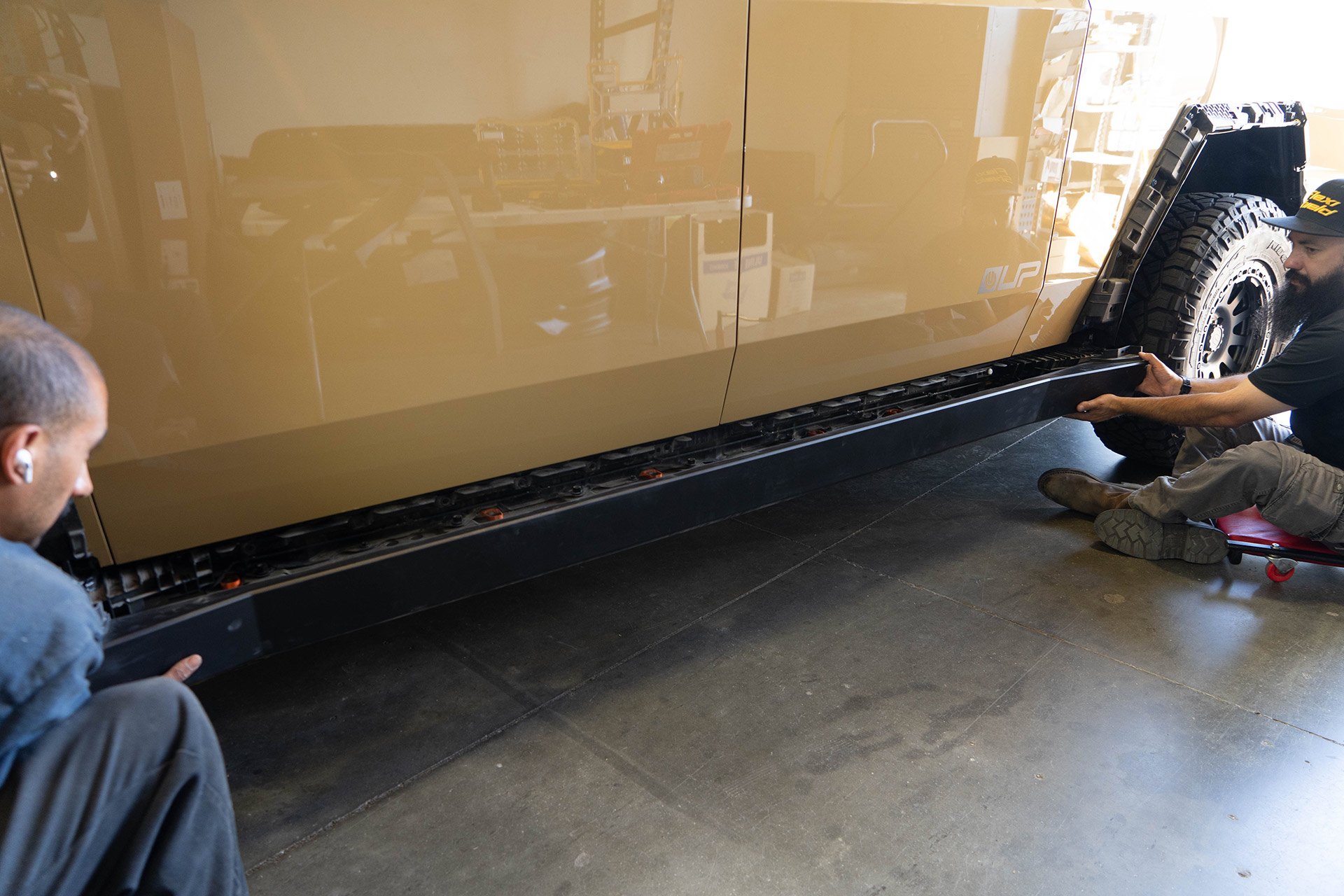 Tesla Cybertruck UP INVINCIBLE HD Rock Sliders - Installation 16