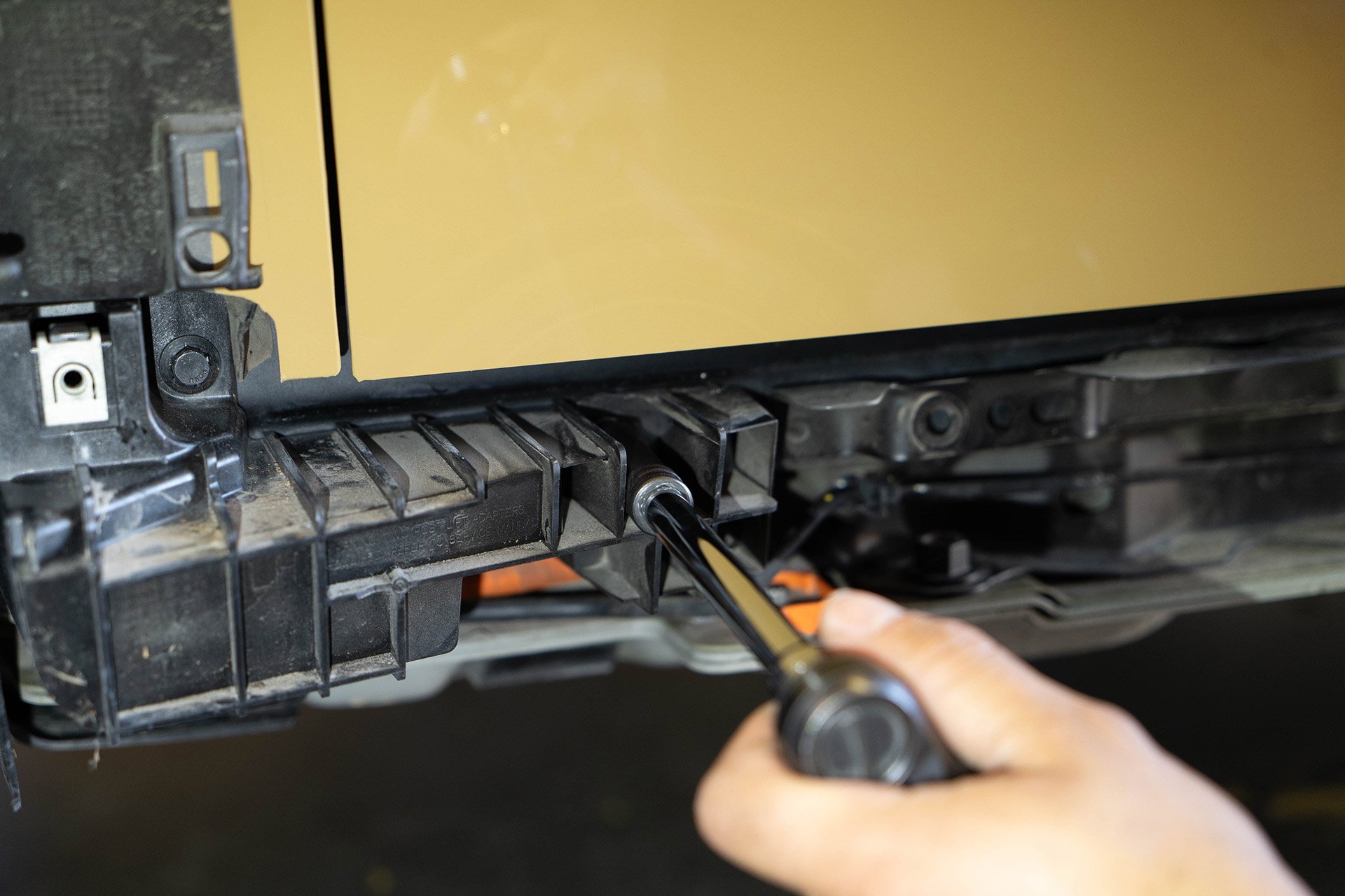 Tesla Cybertruck UP INVINCIBLE HD Rock Sliders - Installation 20