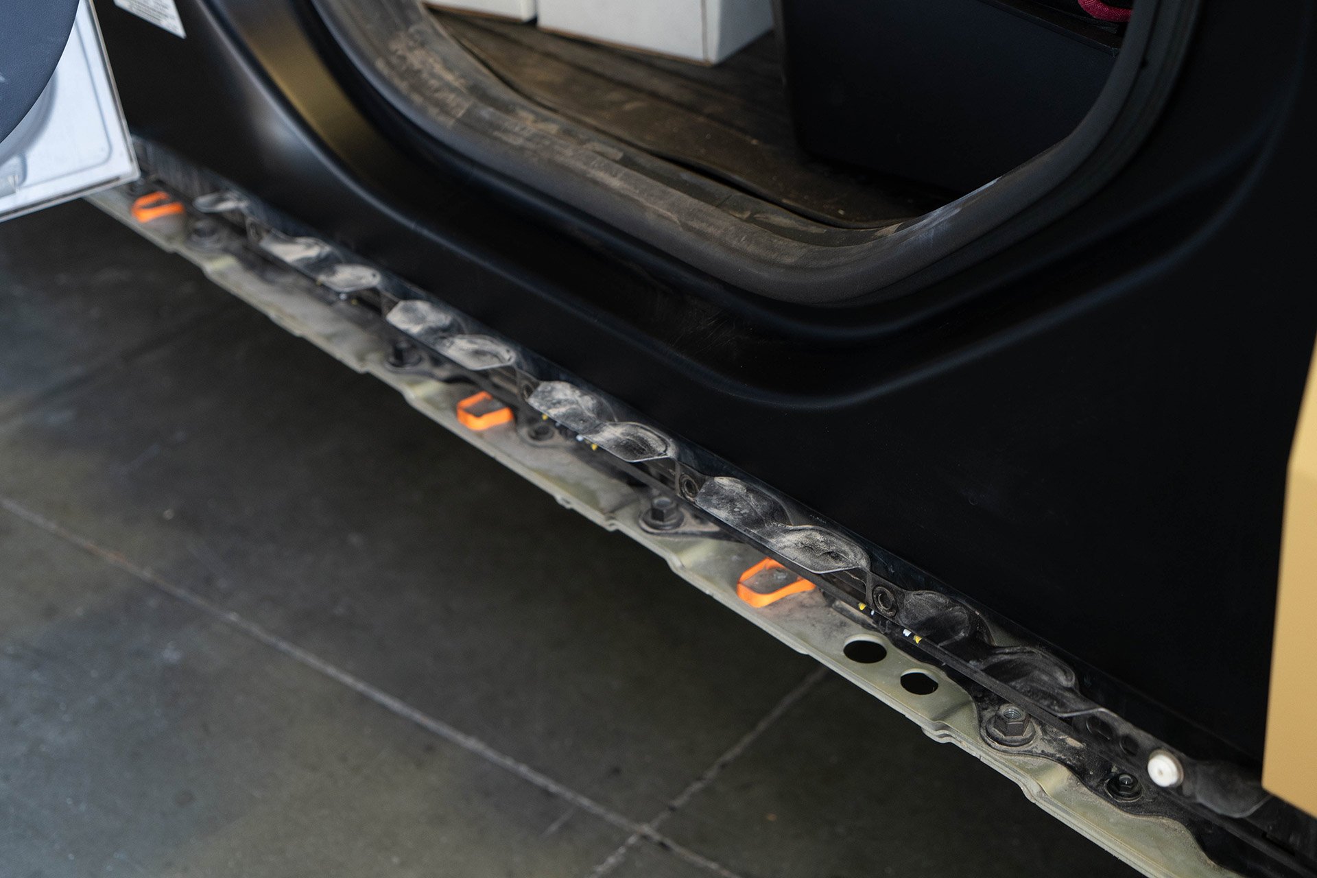 Tesla Cybertruck UP INVINCIBLE HD Rock Sliders - Installation 27