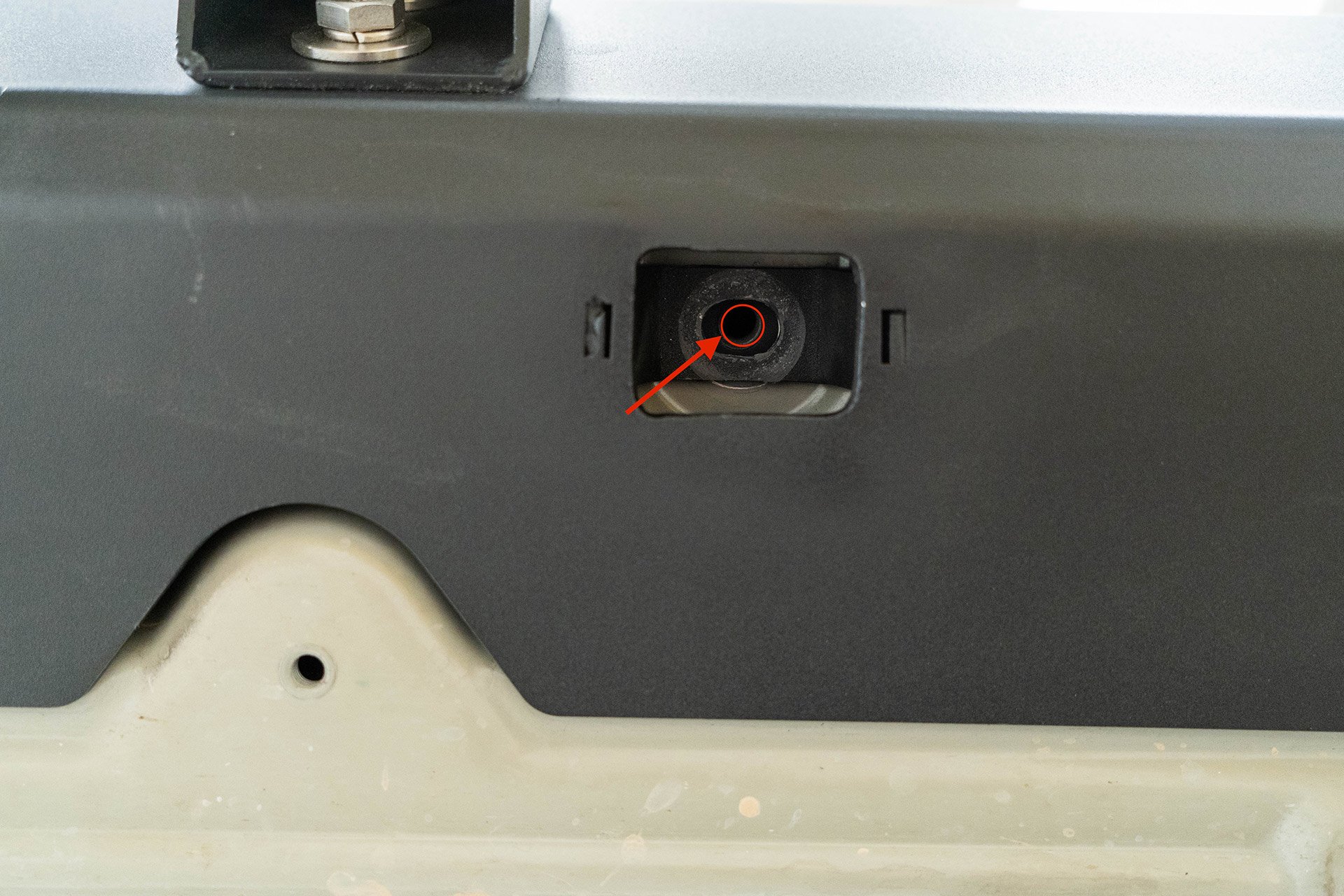 Tesla Cybertruck UP INVINCIBLE HD Rock Sliders - Installation 29