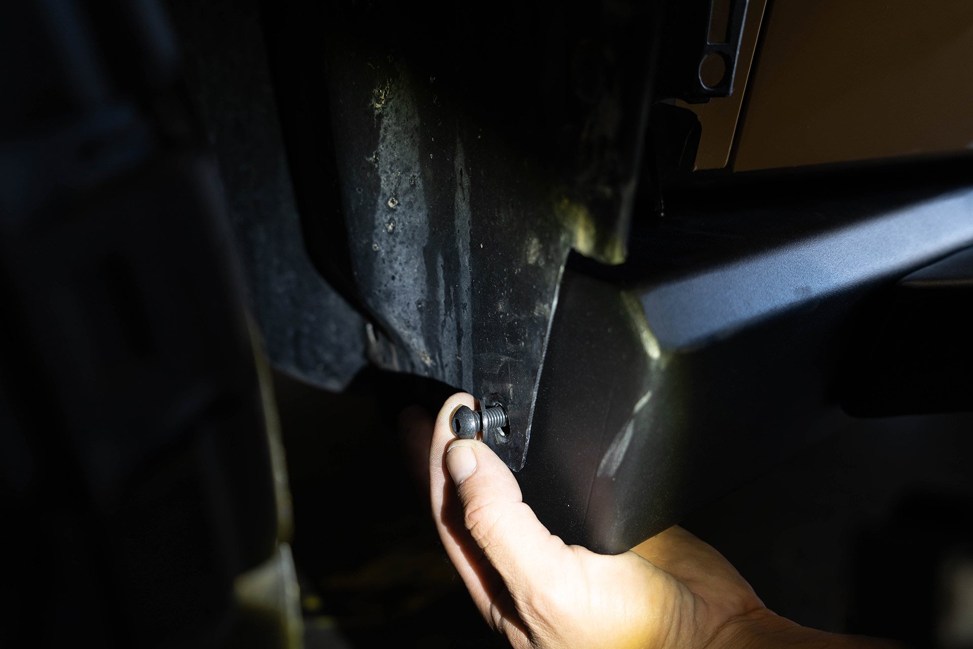 Tesla Cybertruck UP INVINCIBLE HD Rock Sliders - Installation 33