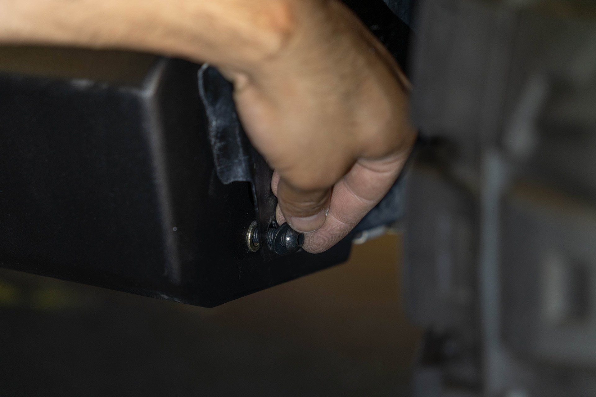 Tesla Cybertruck UP INVINCIBLE HD Rock Sliders - Installation 35