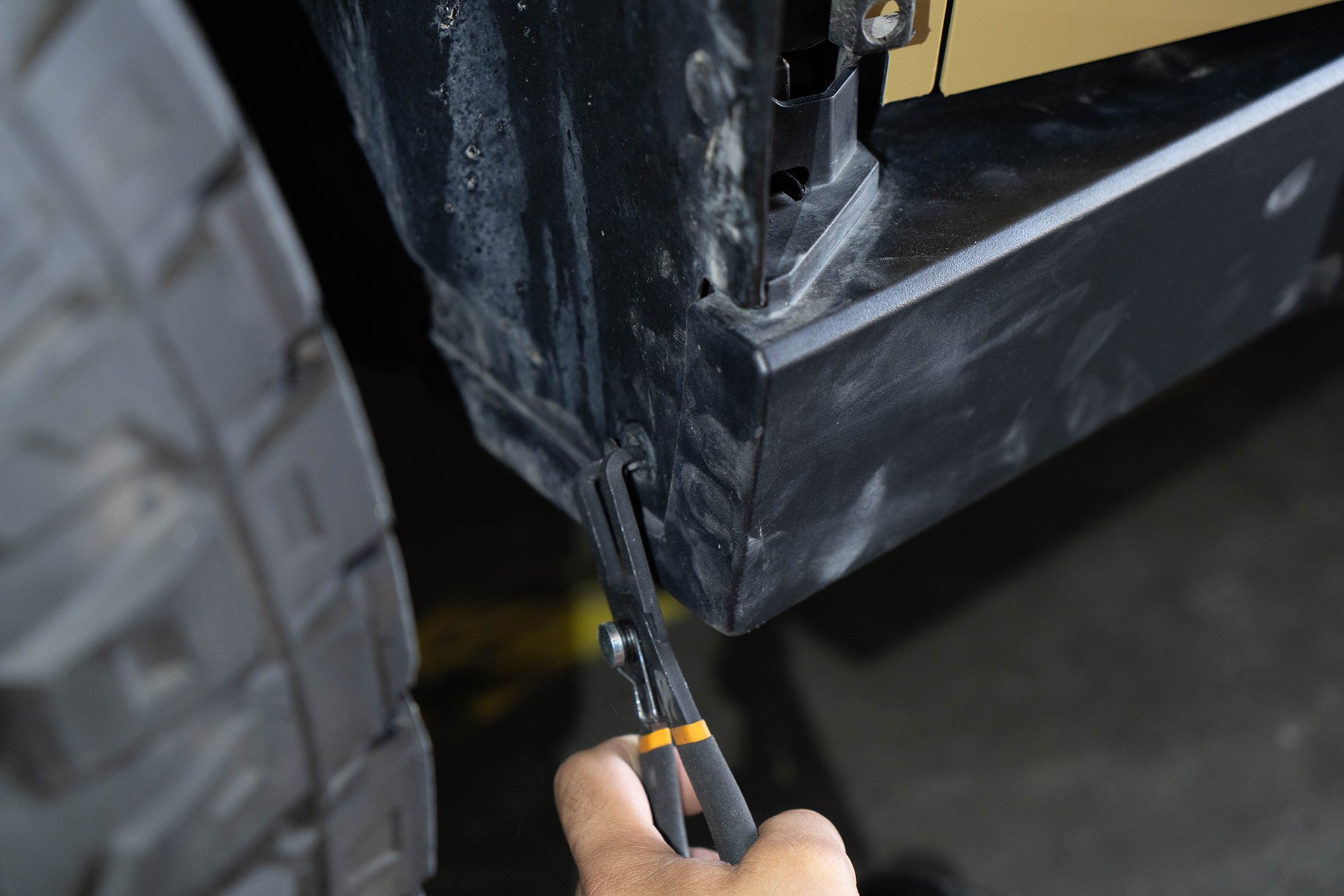 Tesla Cybertruck UP INVINCIBLE HD Rock Sliders - Installation 7