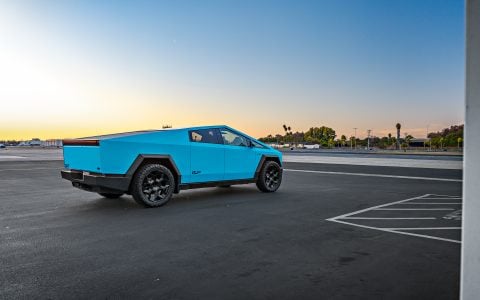 Tesla Cybertruck Sky Blue gloss wrap 24 inch CYBRHEX wheels unplugged performance 1920px image (12)