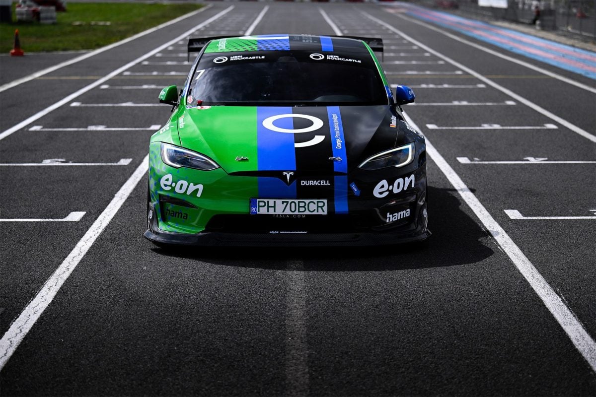 2021 - 2025 TESLA MODEL S PLAID - COMPLETE RACE <br loading=