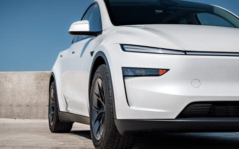 White Tesla Model Y Juniper UP Forged UP-RW Road Warrior Wheels 11 White Tesla Model Y Juniper UP Forged UP-RW Road Warrior Wheels