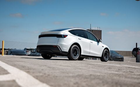 White Tesla Model Y Juniper UP Forged UP-RW Road Warrior Wheels 12 White Tesla Model Y Juniper UP Forged UP-RW Road Warrior Wheels