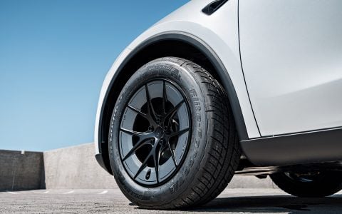 White Tesla Model Y Juniper UP Forged UP-RW Road Warrior Wheels 2 White Tesla Model Y Juniper UP Forged UP-RW Road Warrior WheelsWhite Tesla Model Y Juniper UP Forged UP-RW Road Warrior Wheels