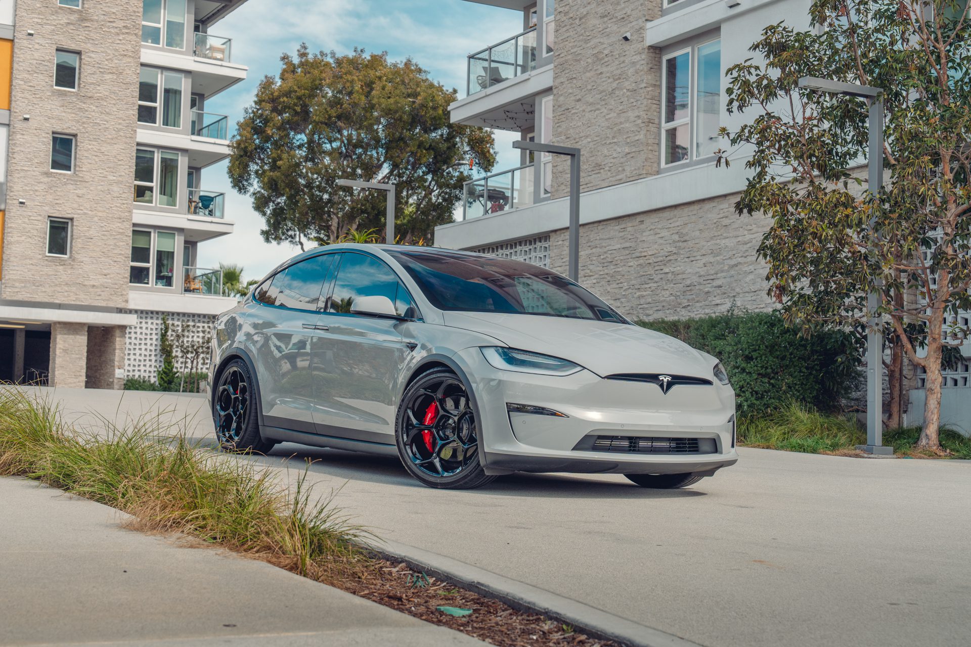 TESLA MODEL X  Installation Documents