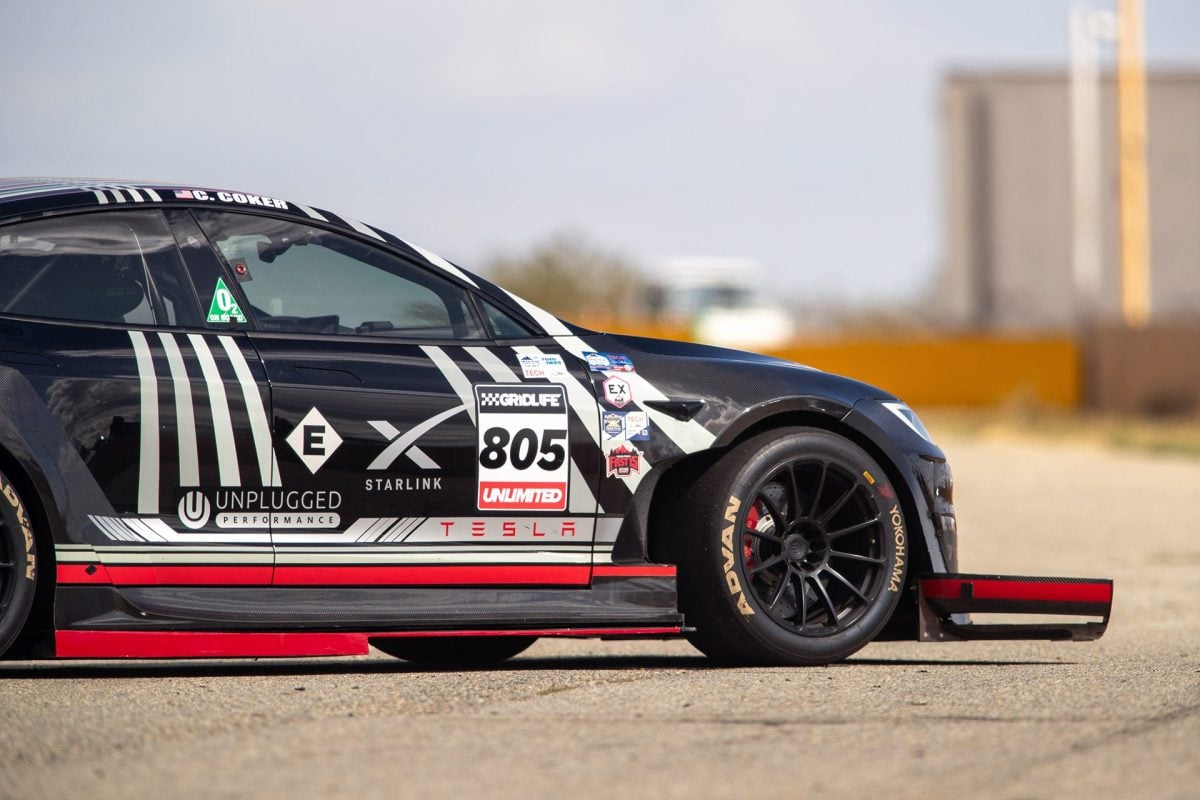 Superlight Aluminum and Titanium Lug Nuts Set For Tesla Vehicles