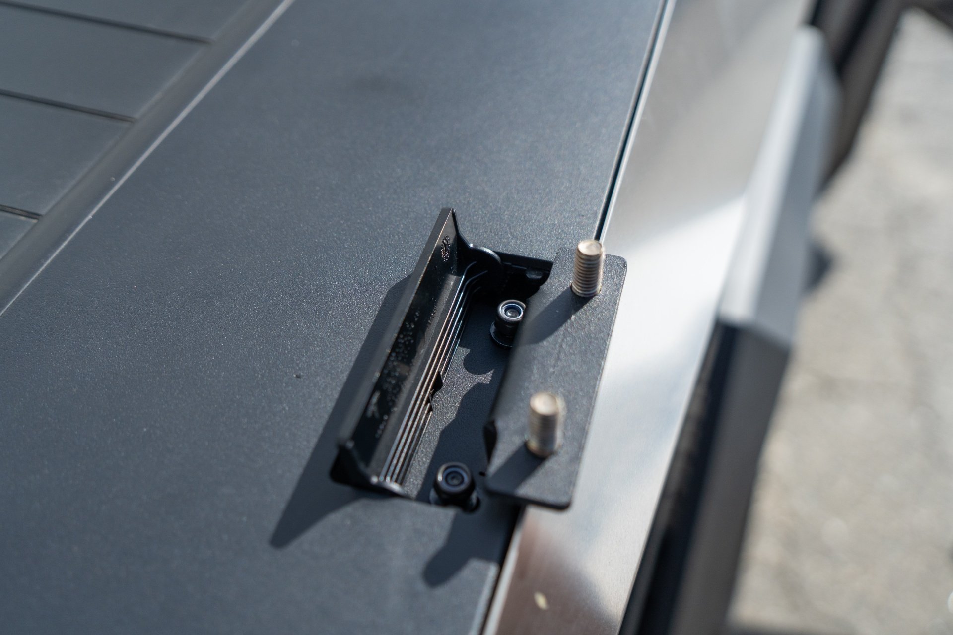 UP Invincible MOLLE Panel (No Roof Rack Version)-15_1920